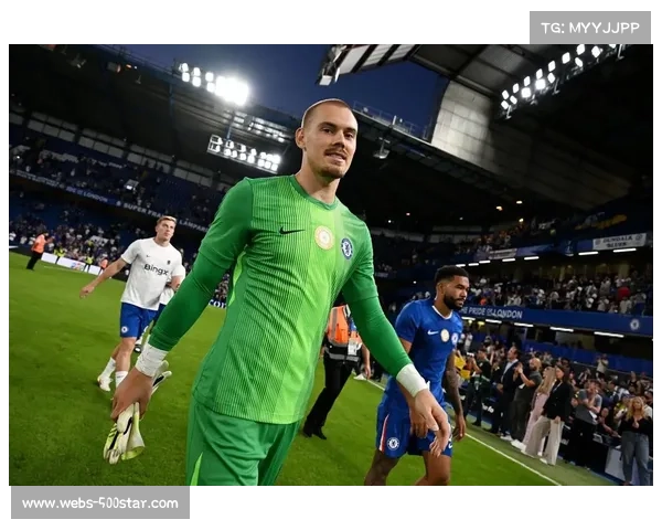 勒沃库森小将首秀失误致丢球，老将拥抱安慰